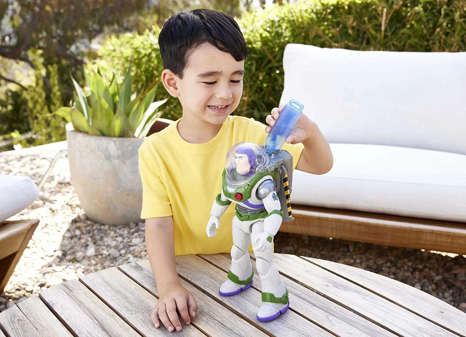 Disney / Pixar Grande Figurine Buzz L'Éclair Articulé Et Animée Avec Son Jet Pack – Image 4